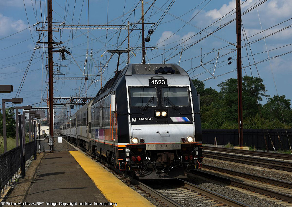 NJT 4523